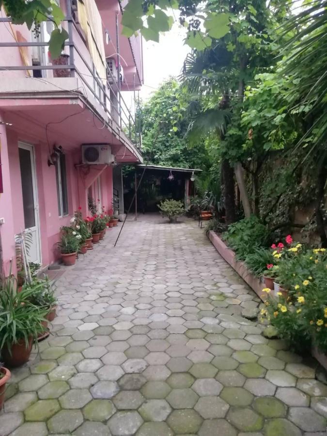 Guest House Saba Batumi Exterior foto